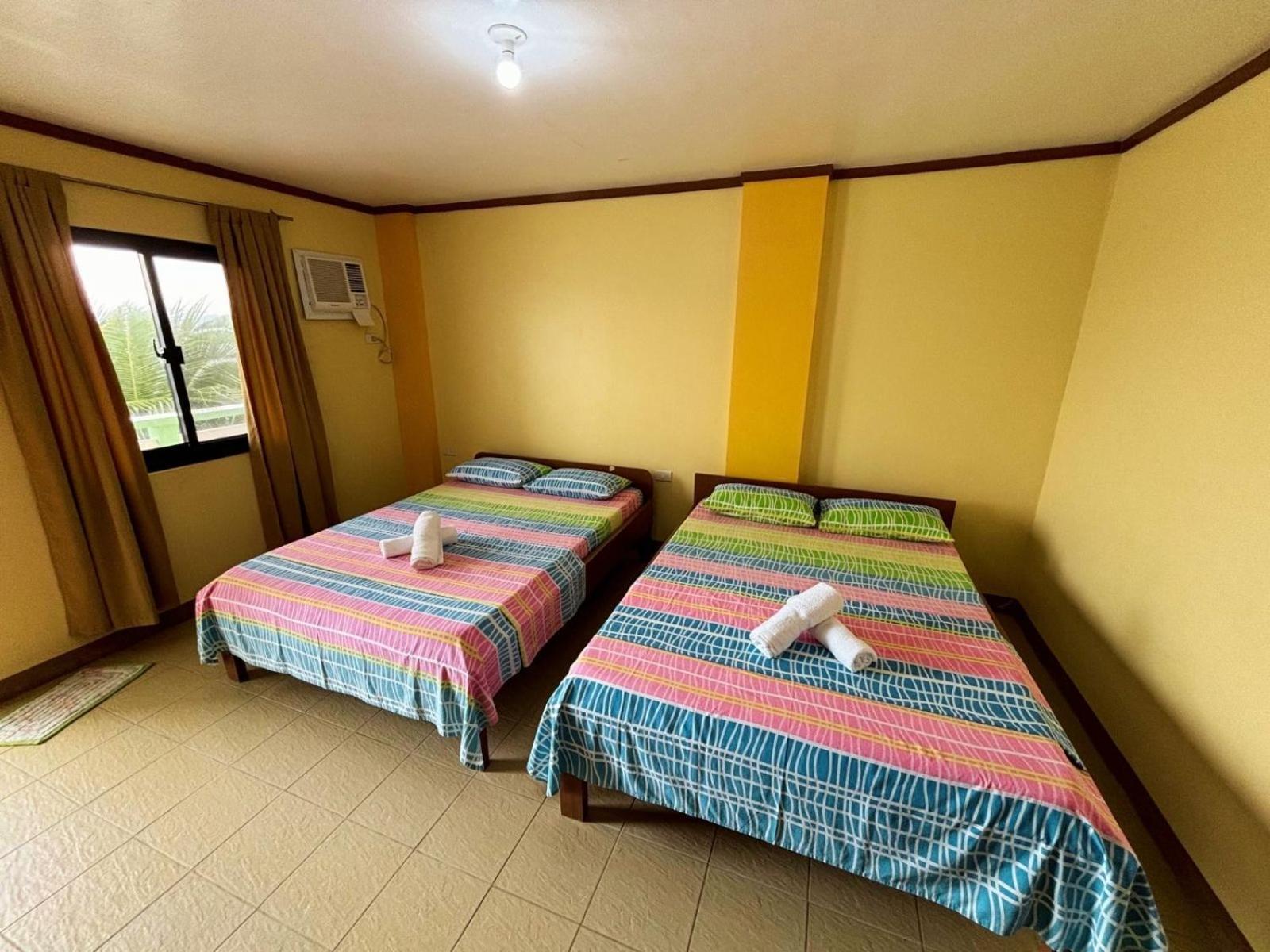 White Beach Hotel Puerto Galera Powered By Cocotel Luaran gambar