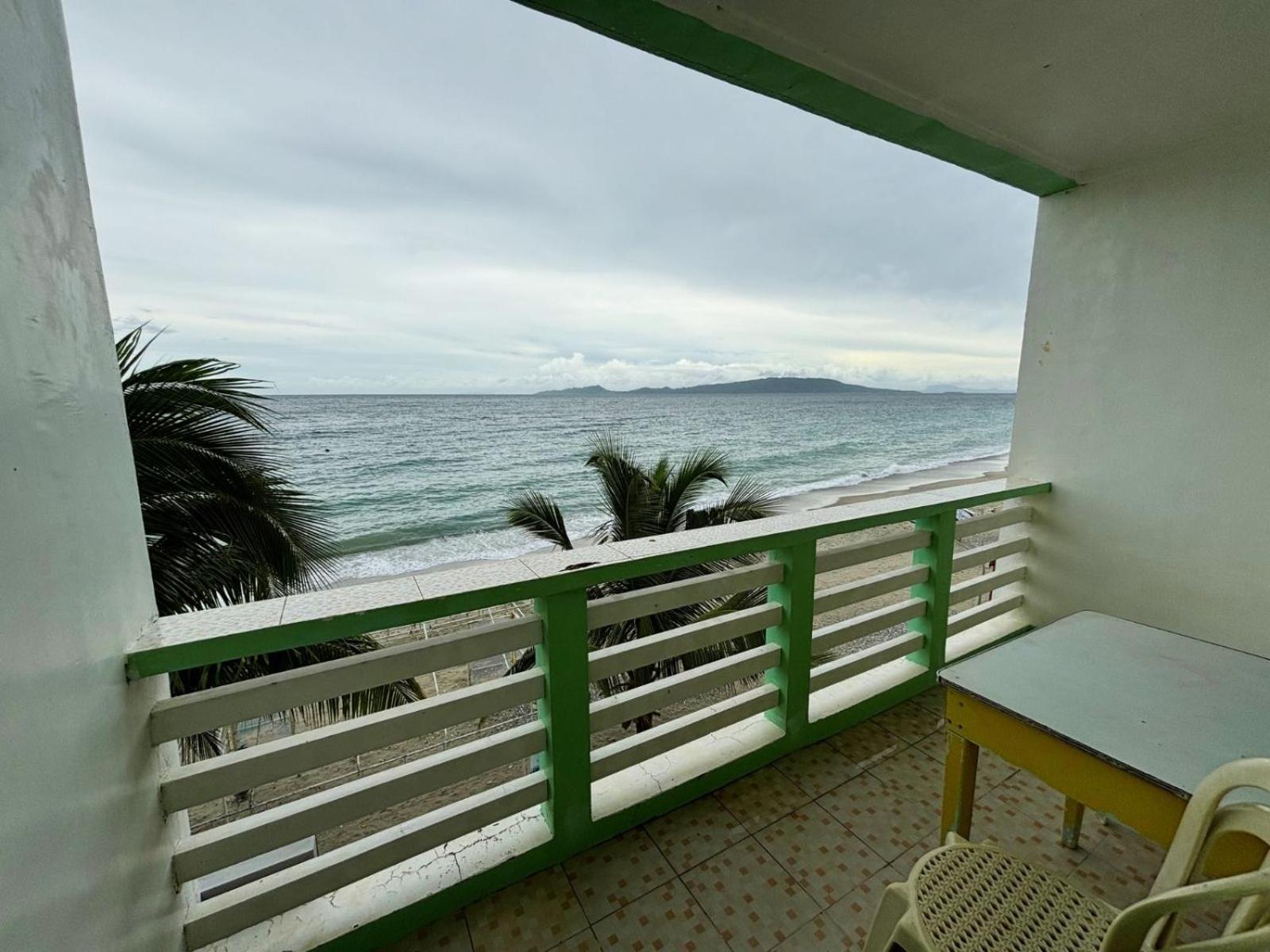 White Beach Hotel Puerto Galera Powered By Cocotel Luaran gambar