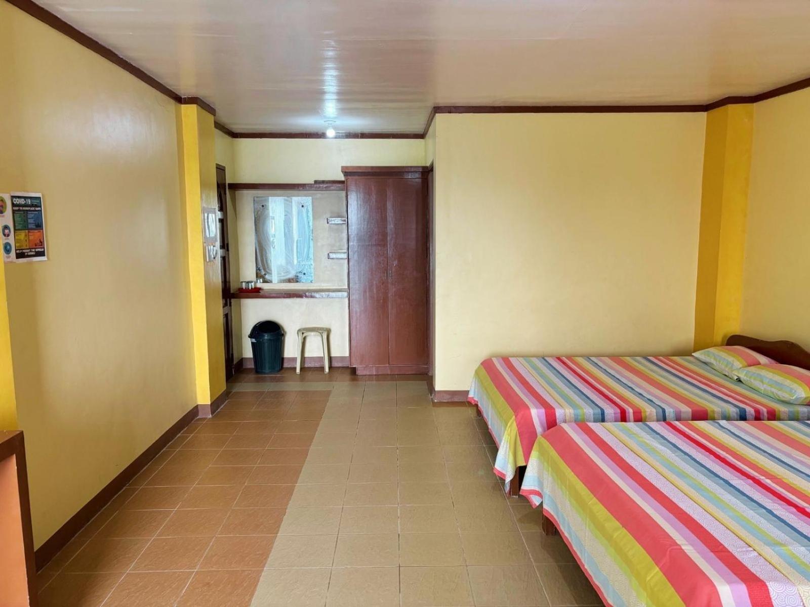 White Beach Hotel Puerto Galera Powered By Cocotel Luaran gambar